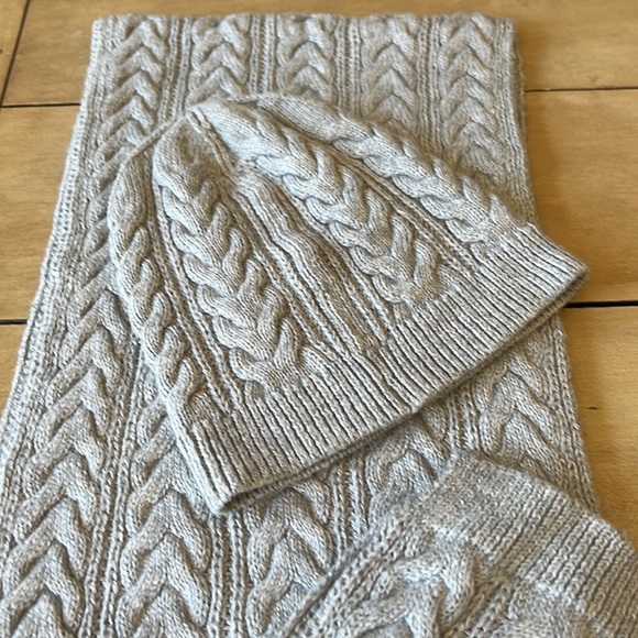 Amazon Essentials Hat & Scarf - Picture 3 of 5